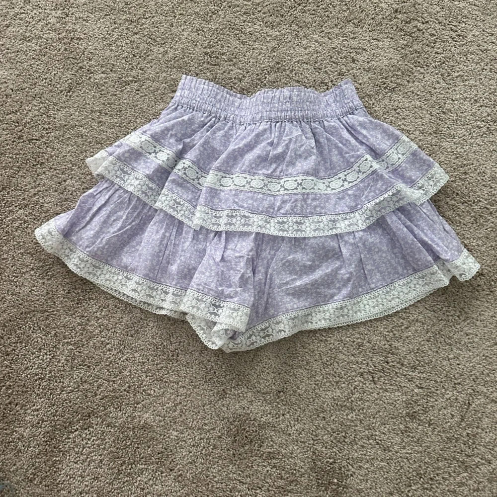Altar’d State Raleigh Lace Ruffle Shorts - Picture 4 of 4